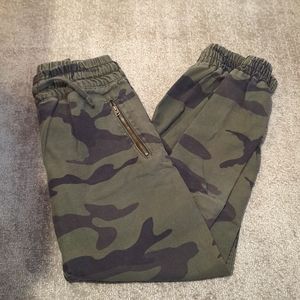 Camo Joggers TNA